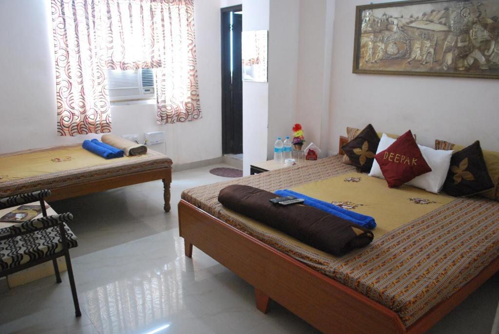 Hotel Deepak Jaipur Phòng bức ảnh
