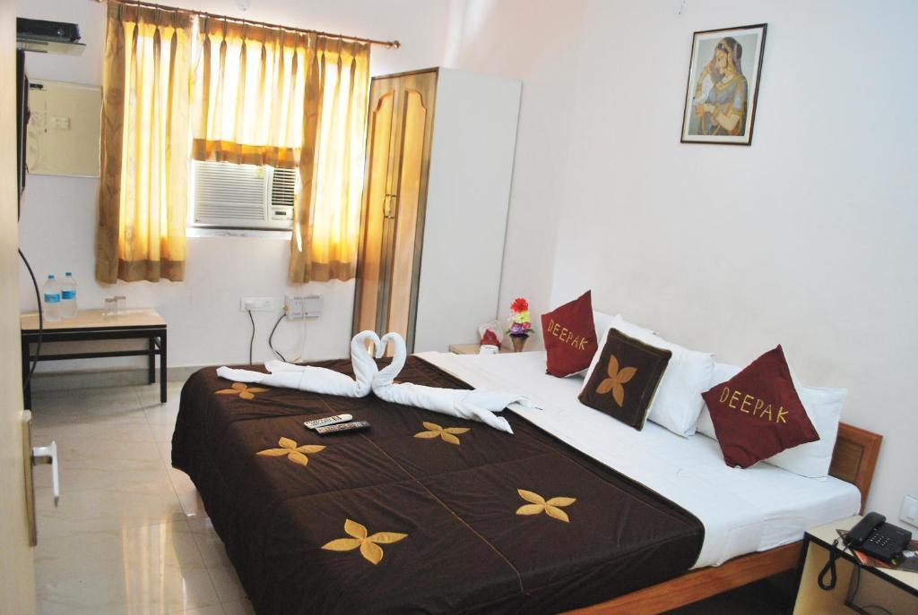 Hotel Deepak Jaipur Ngoại thất bức ảnh