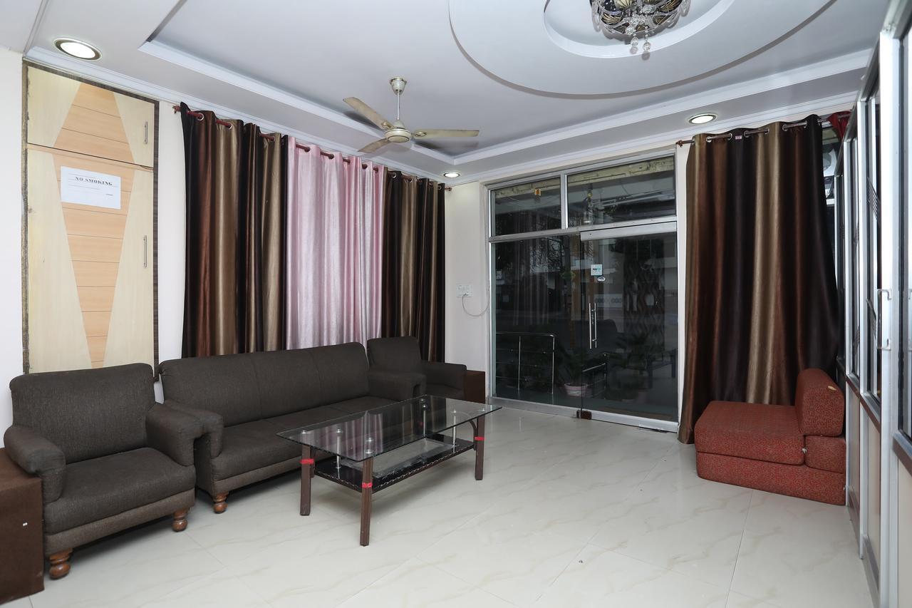 Hotel Deepak Jaipur Ngoại thất bức ảnh