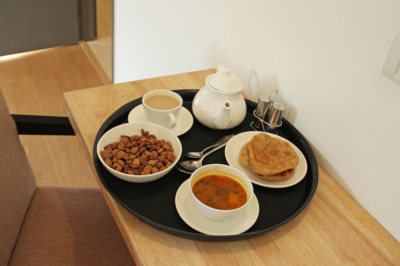 Hotel Deepak Jaipur Ngoại thất bức ảnh
