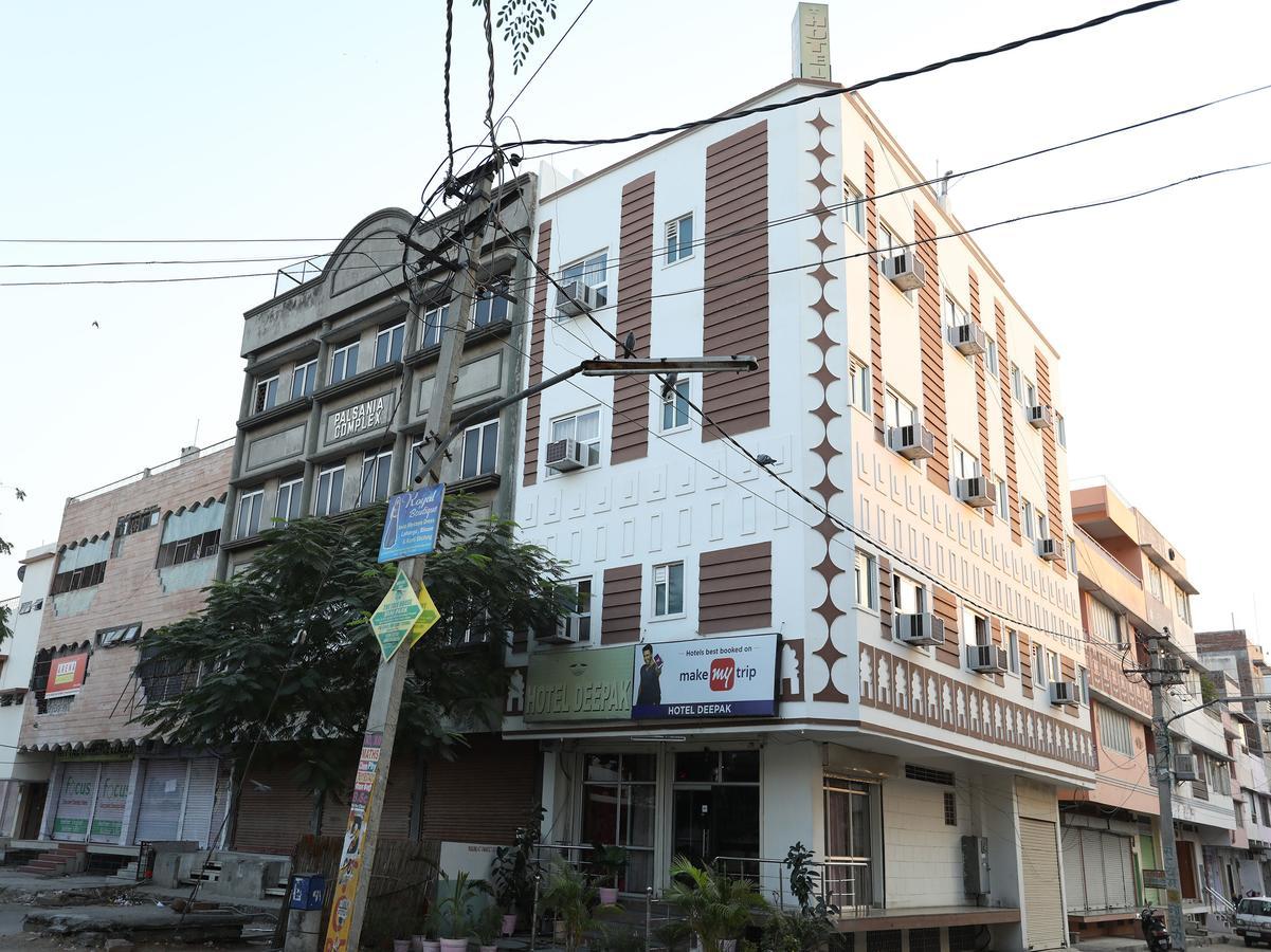 Hotel Deepak Jaipur Ngoại thất bức ảnh